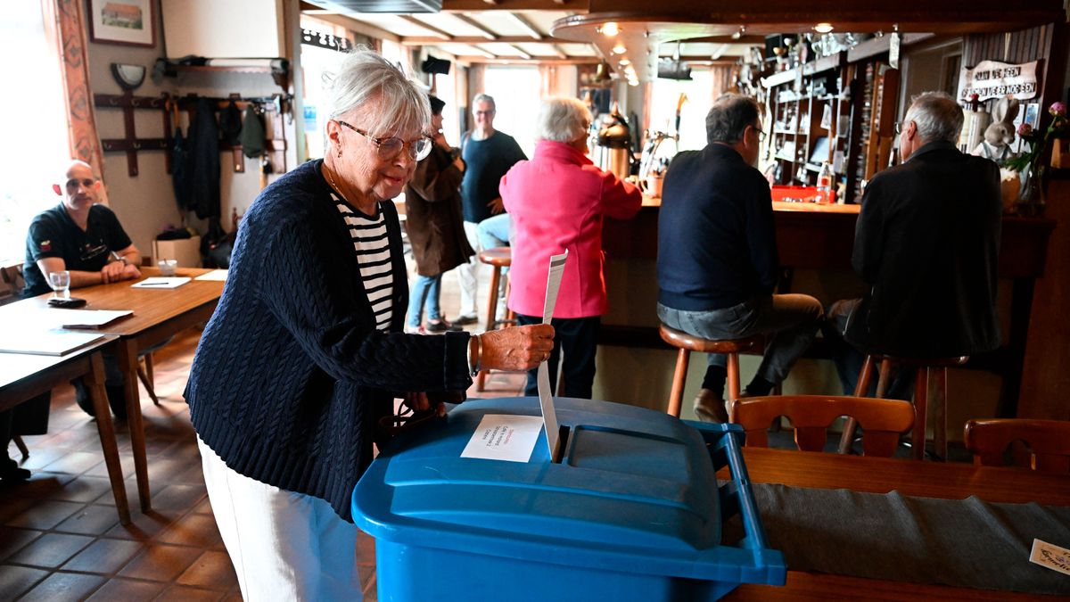 Hollandiában október végén tartják az új parlamenti választásokat