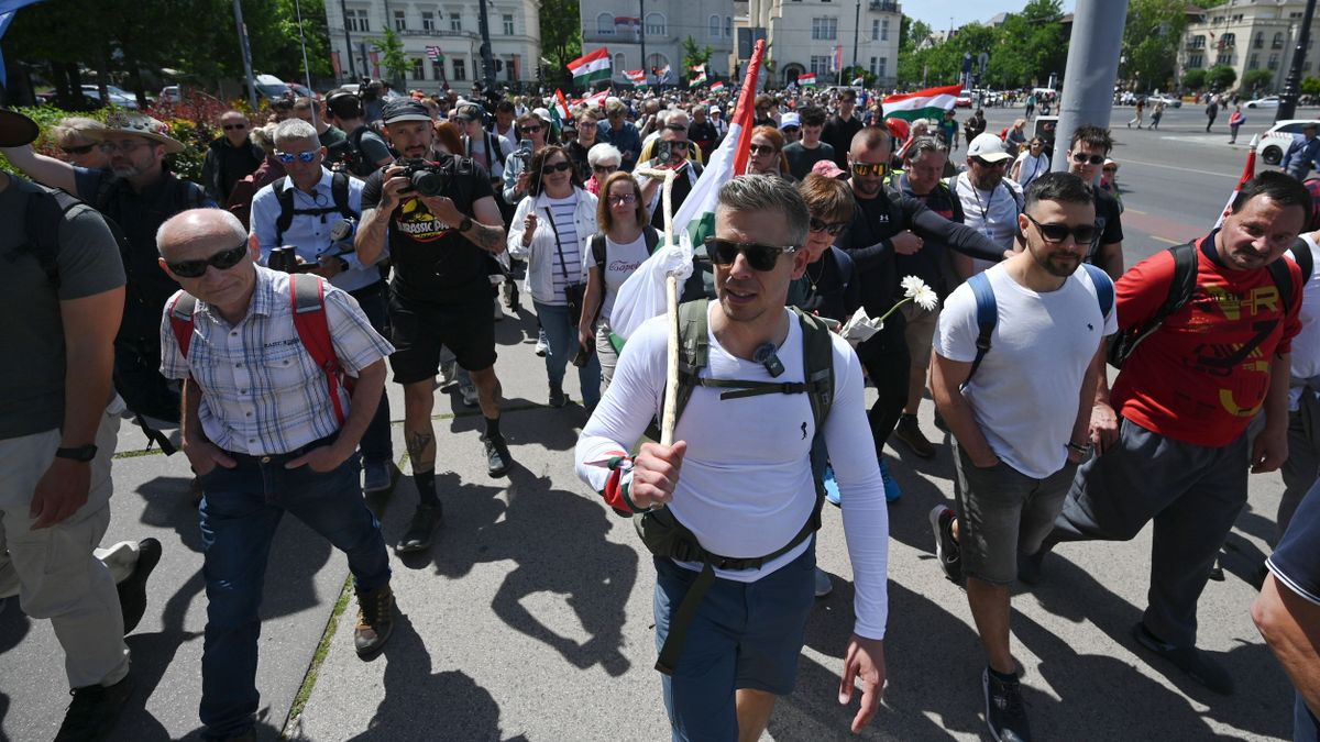 Magyar Péter aktivistái nem dolgoznak vagy álarc mögé bújnak
