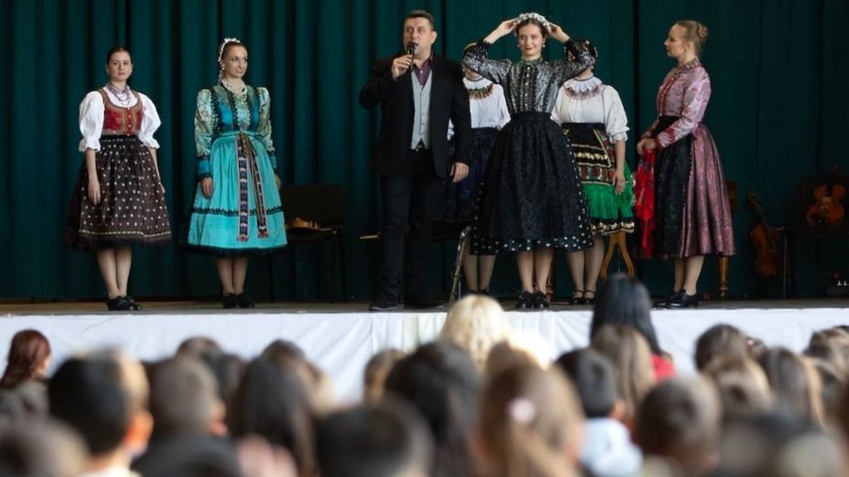 Kivételes országjáró turnéra indult a Duna Művészegyüttes