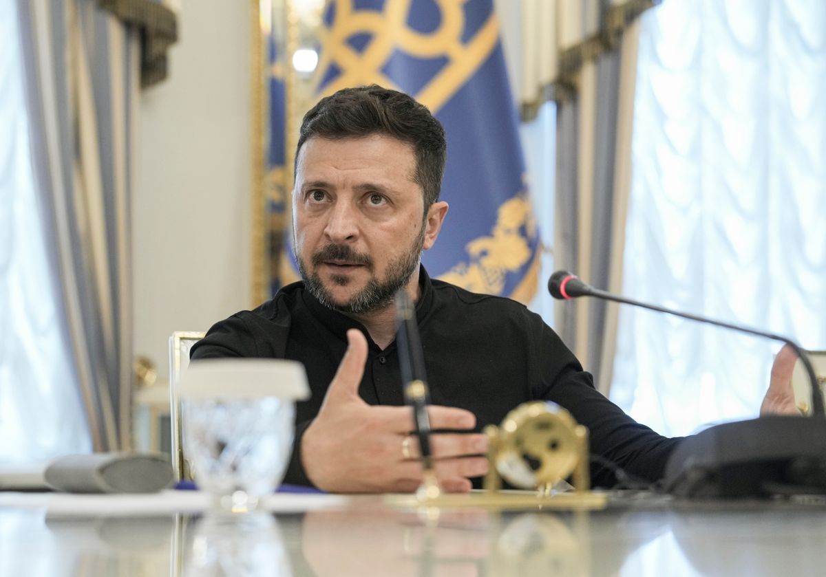 Kijev, 2025. június 4.
Volodimir Zelenszkij ukrán elnök nyilatkozik a sajtó képviselőinek Kijevben 2025. június 4-én.
MTI/EPA