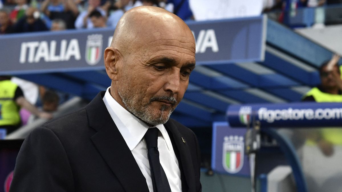Luciano Spallettit Gennaro Gattuso váltotta az olasz kispadon.