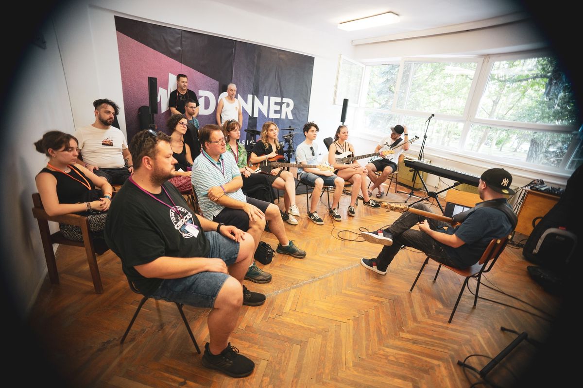 Érdemes jelentkezni a Gitármánia Táborba, a legjobbaktól tanulhatnak a zenészpalánták