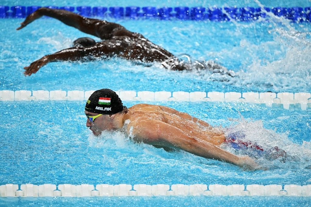Milák Kristóf és Josh Liendo harca a 100 pillangó döntőjében tavaly az olimpián