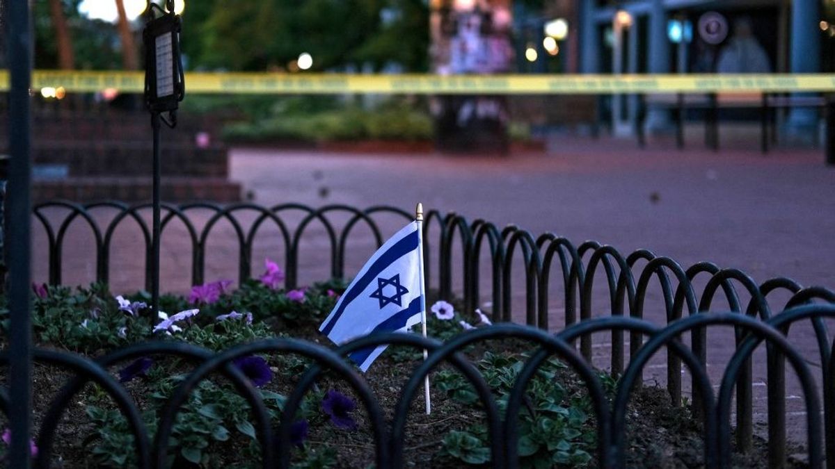 Tombol az antiszemitizmus: gyújtóbombákkal támadt a tömegre egy férfi Coloradóban