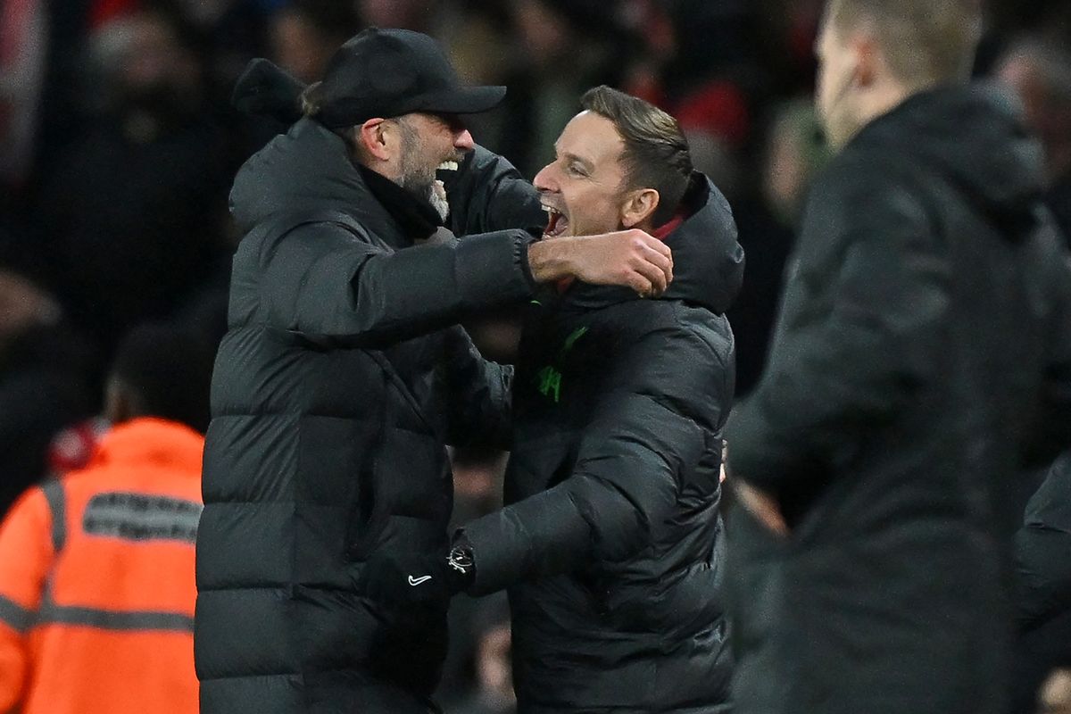 Jürgen Klopp és Pep Lijnders