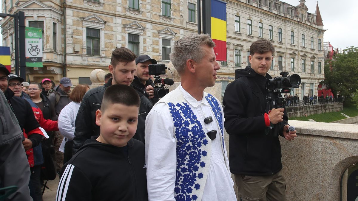 20250524 NagyváradLezárult Magyar Péter a Tisza Párt elnökének 10 napos zarándokútja, amely május 14-én indult a budapesti Szent István Bazilika elől, és május 24-én ért véget a romániai Nagyváradon.fotó: Havran Zoltán (HZ)MW