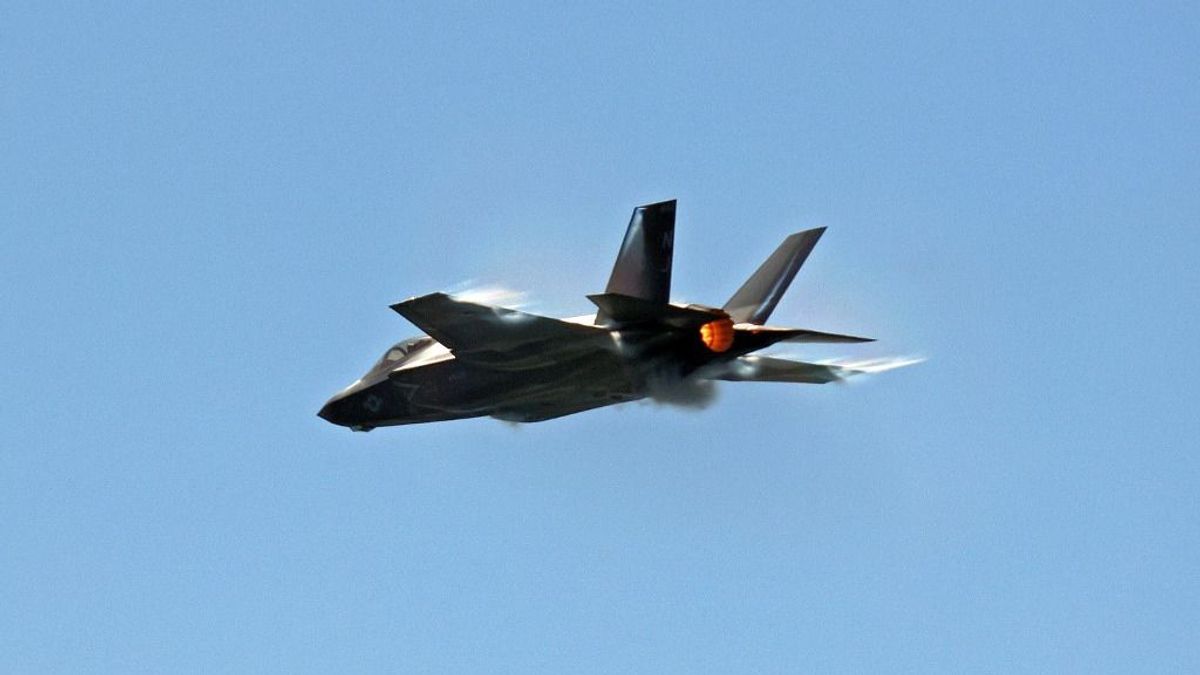 Levegőben tankolt az F-35C + videó