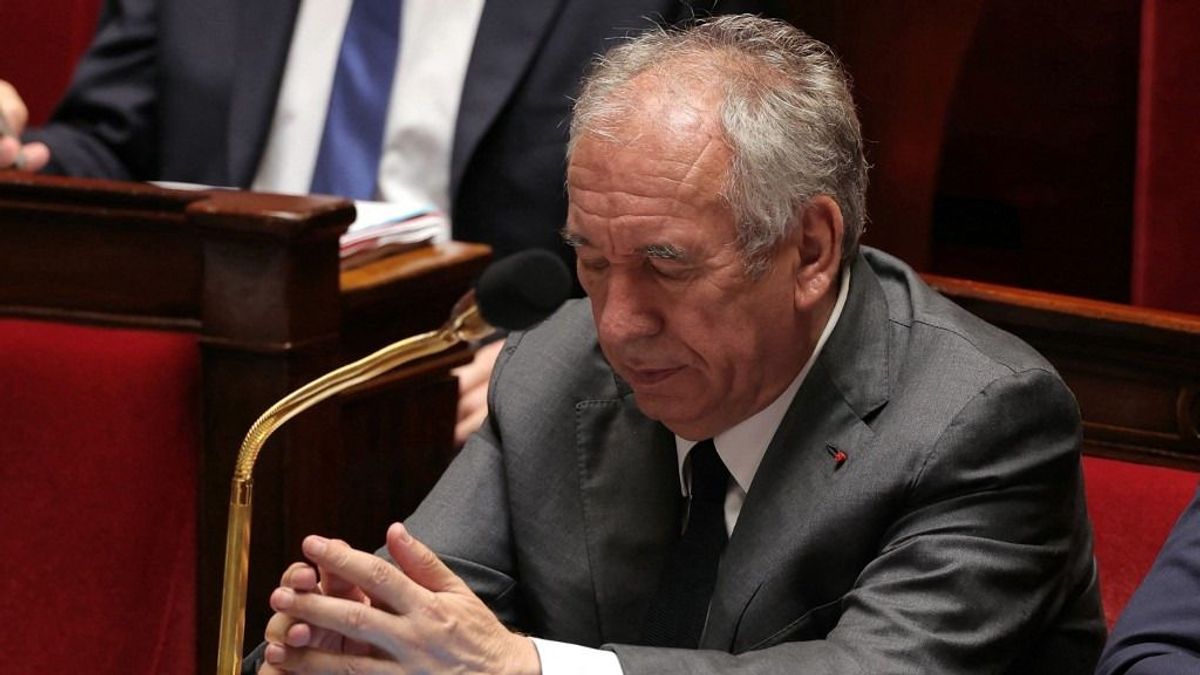 Ismét megbukhat a francia kormány