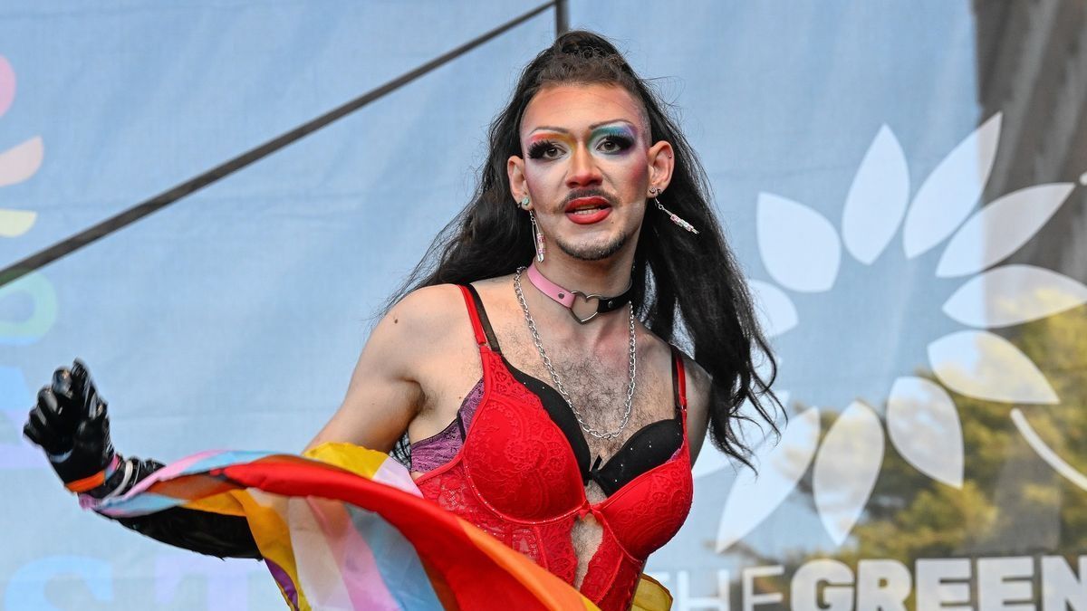 Feljelentés a pride-on történt drag queen show miatt