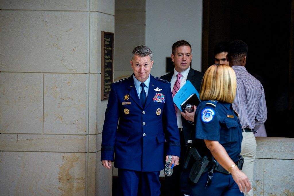 Dan Caine az Irán elleni támadás során használt bombáról is beszélt
