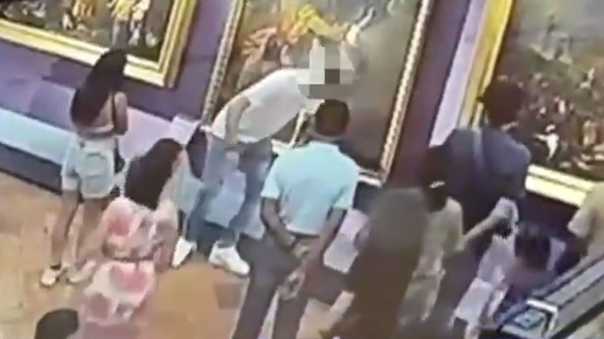 Szelfistop jöhet az Uffiziben – elegük lett a múzeumi „fotómodellekből”