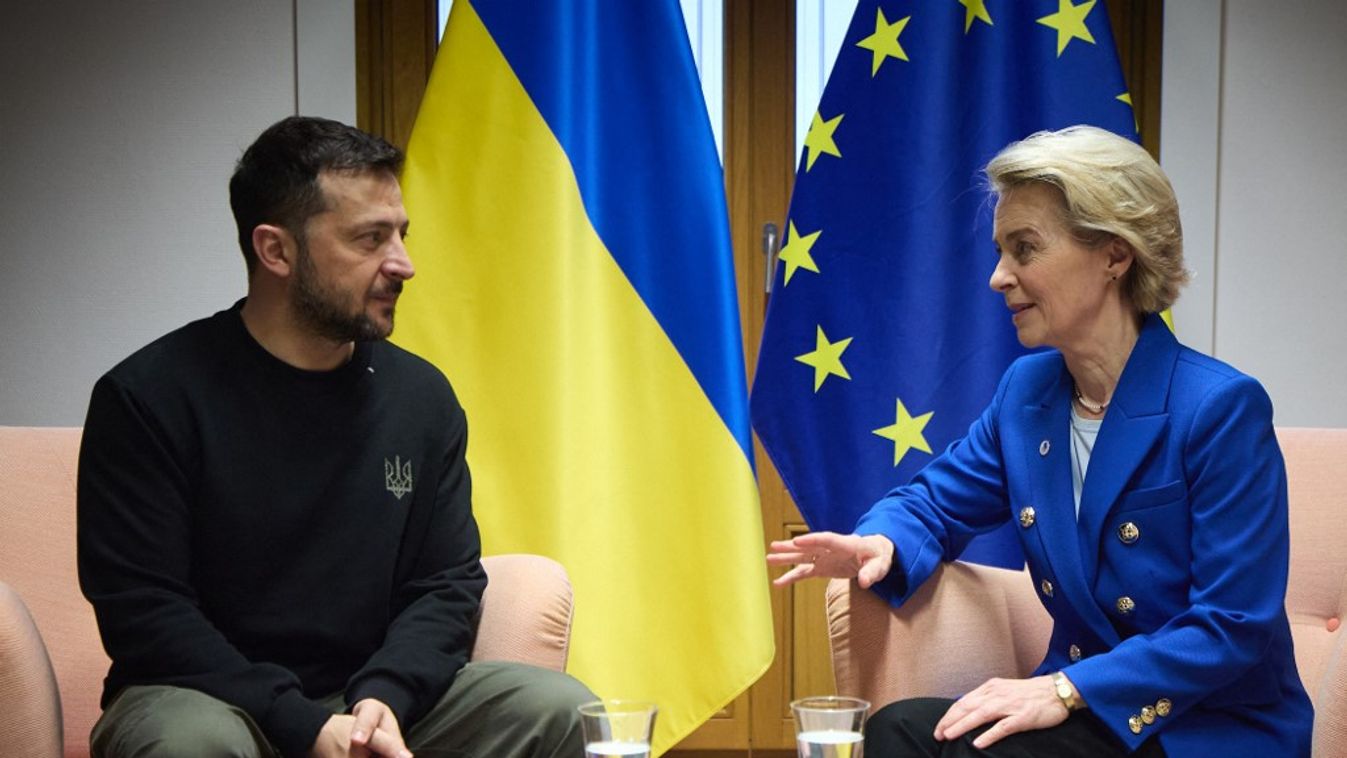Volodimir Zelenszkij ukrán elnök és Ursula von der Leyen, az Európai Bizottság elnöke (Fotó: AFP)