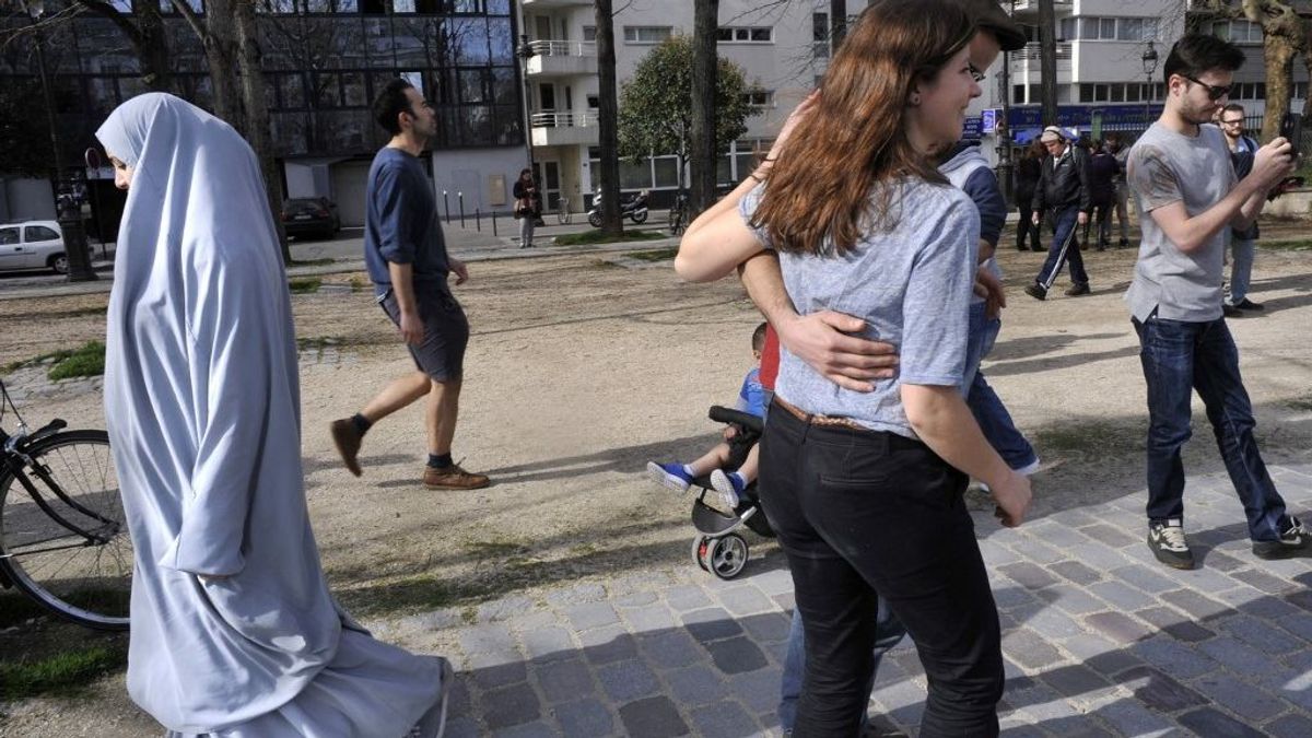 Árnyékban épülő hatalom – a saría bevezetésére készülnek Franciaországban
