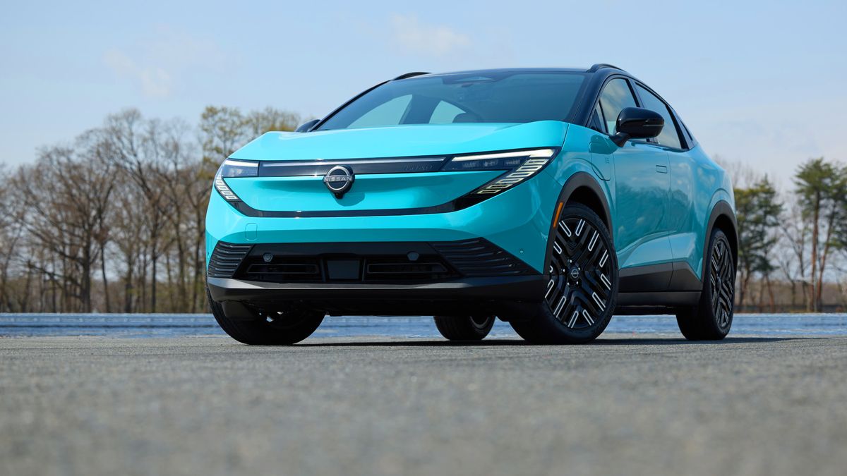 Rá sem fog ismerni a villanyautók egyik úttörőjére: íme, az új Nissan Leaf