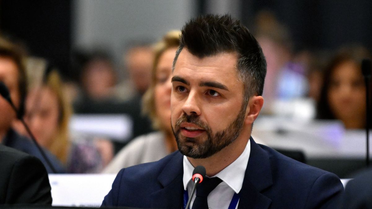 Brüsszel, 2024. november 6.Kulja András Tivadar, a Tisza Párt EP-képviselője, a környezetvédelmi, közegészségügyi és élelmiszer-biztonsági bizottság tagja felszólal Várhelyi Olivér, az Európai Bizottságnak az egészségügyért és állatjólétért felelős magyar jelöltje Európai Parlament szakbizottsági meghallgatásán Brüsszelben 2024. november 6-án.MTI/Purger Tamás