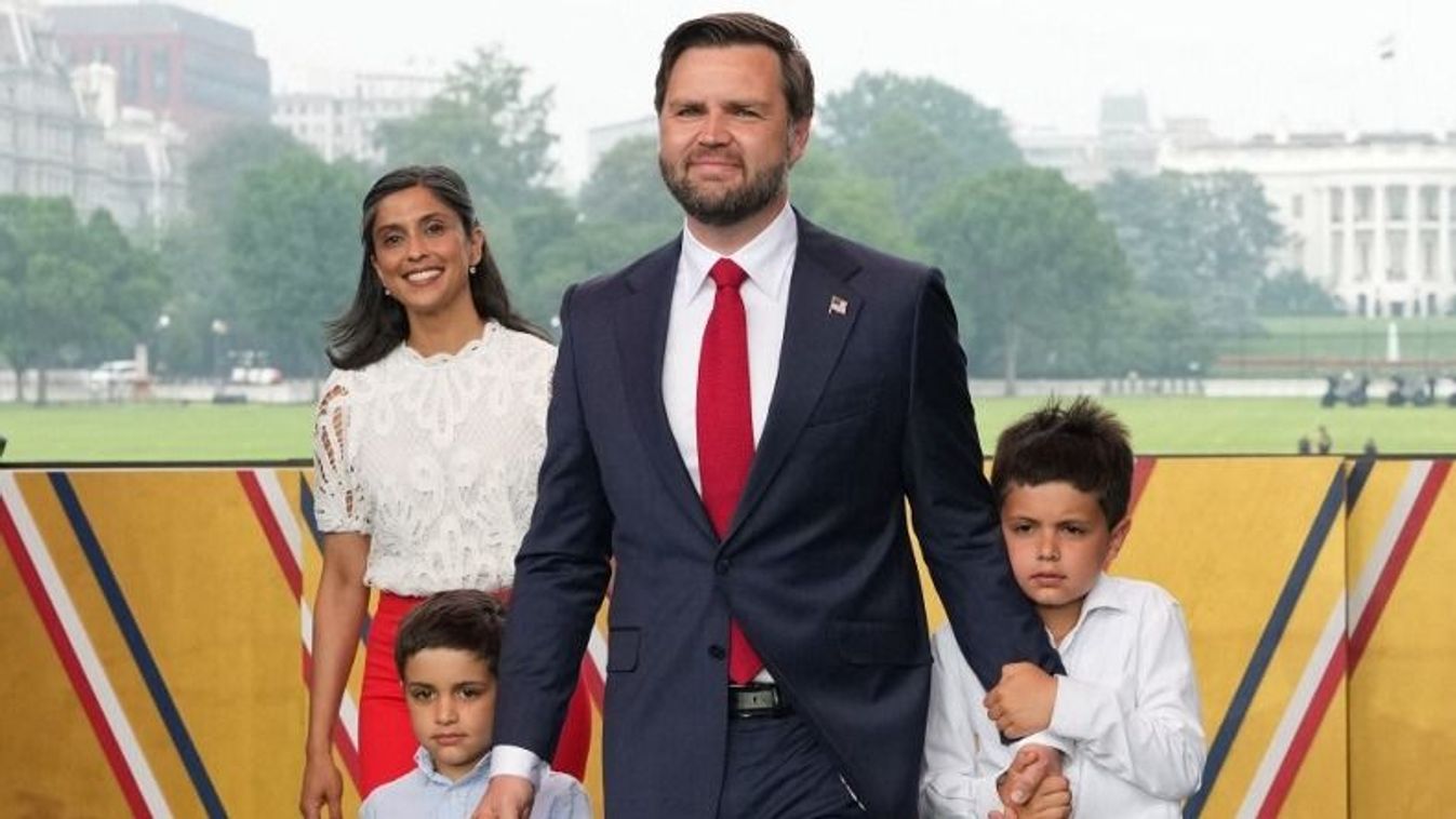 J. D. Vance, az Egyesült Államok alelnöke, felesége, Usha Vance és gyermekeik