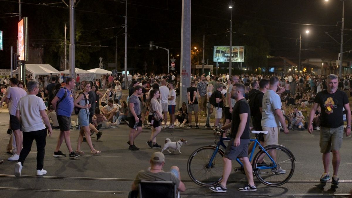 Dugók nehezítik a közlekedést, tüntetők zárták le a forgalmas utakat + videó