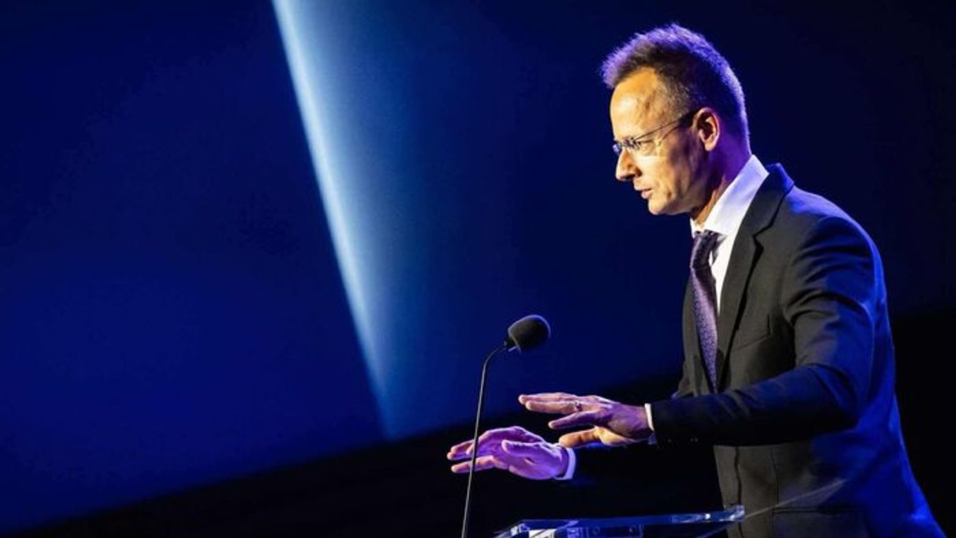 Minister of Foreign Affairs and Trade Peter Szijjarto (Source: Facebook/Peter Szijjarto) 
