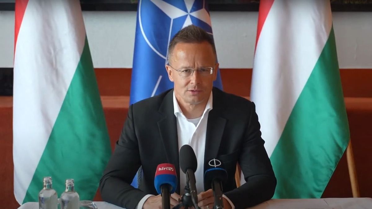 Szijjártó Péter a NATO új irányvonalát méltatta + videó