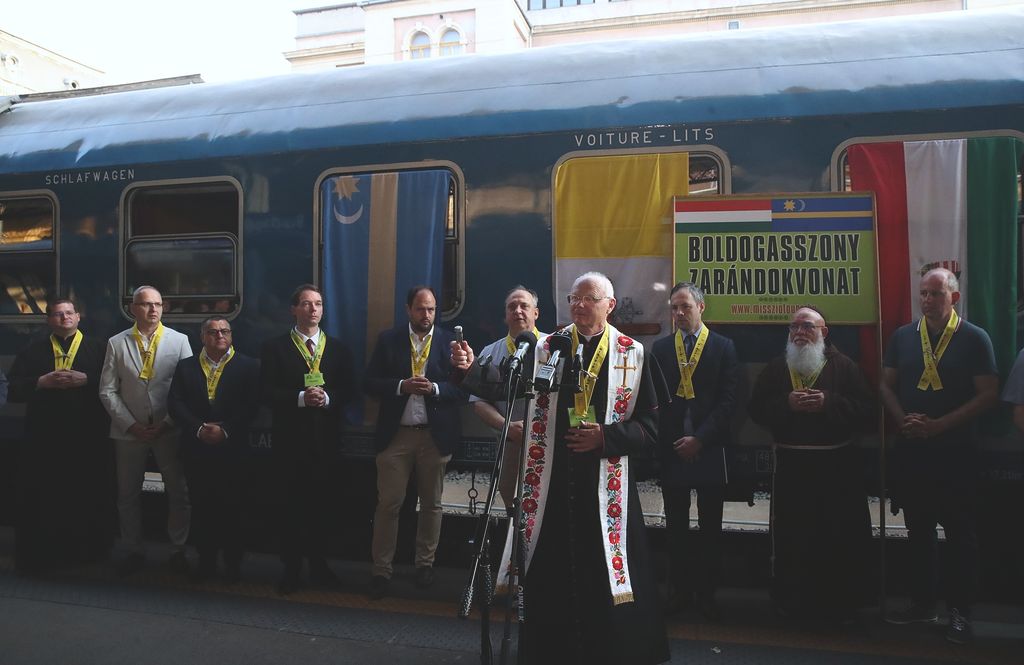 20250605 budapest keleti pu boldogasszony zarandokvonat elindul csiksomlyora havran zoltan magyar nemzet