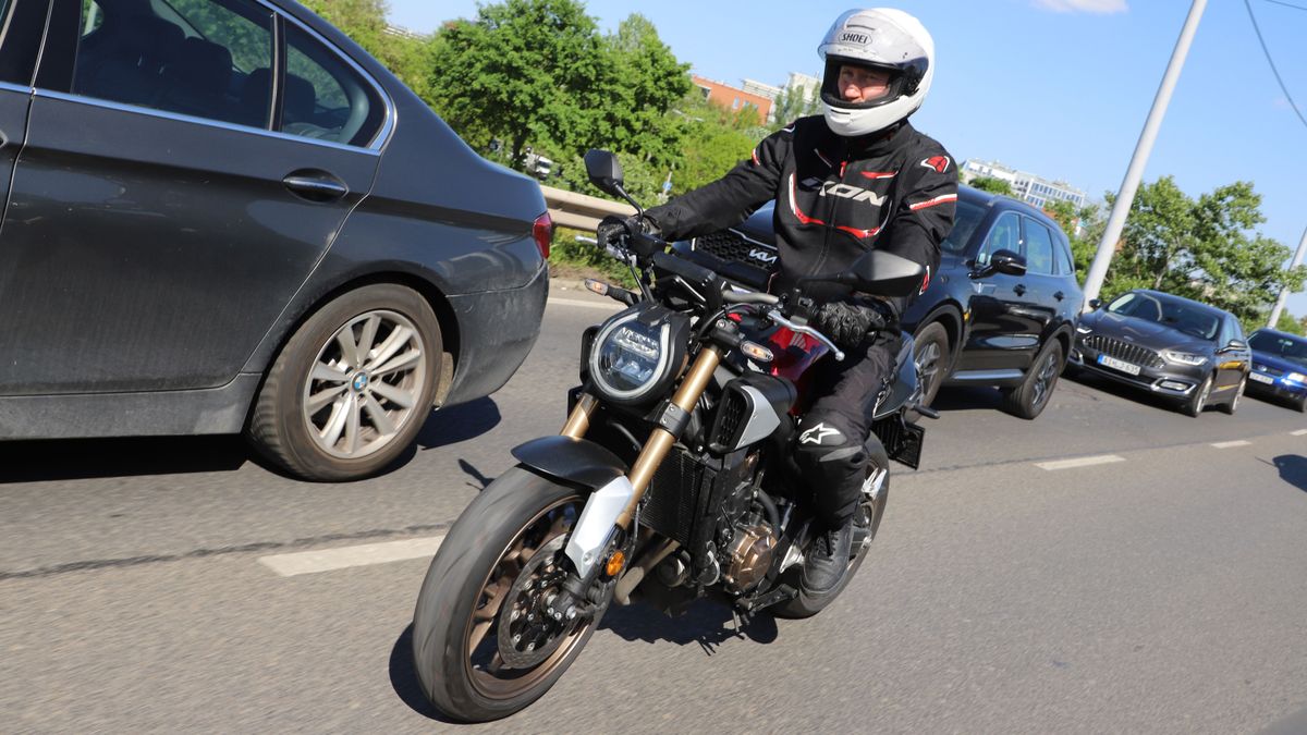 Városi király? - Honda CB650R E-Clutch teszt (top5)