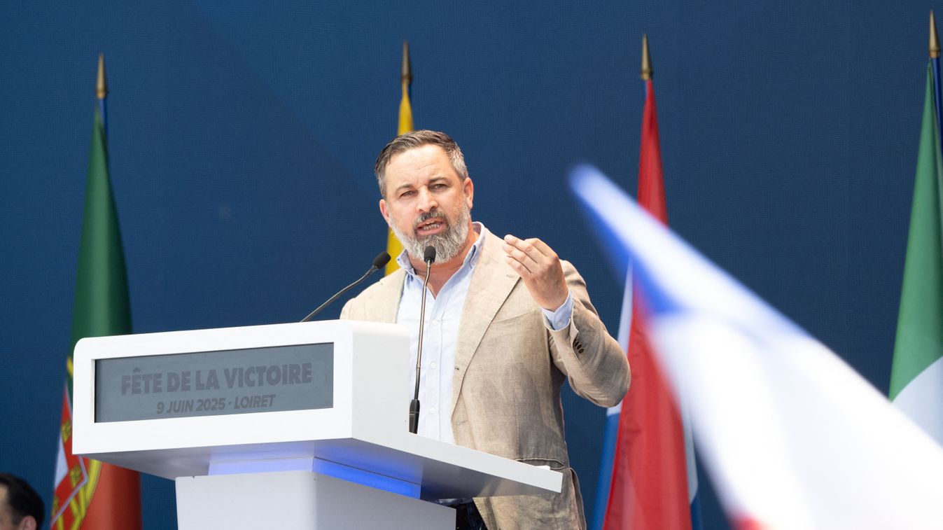 Santiago Abascal a Patrióták Európáért franciaországi találkozóján.