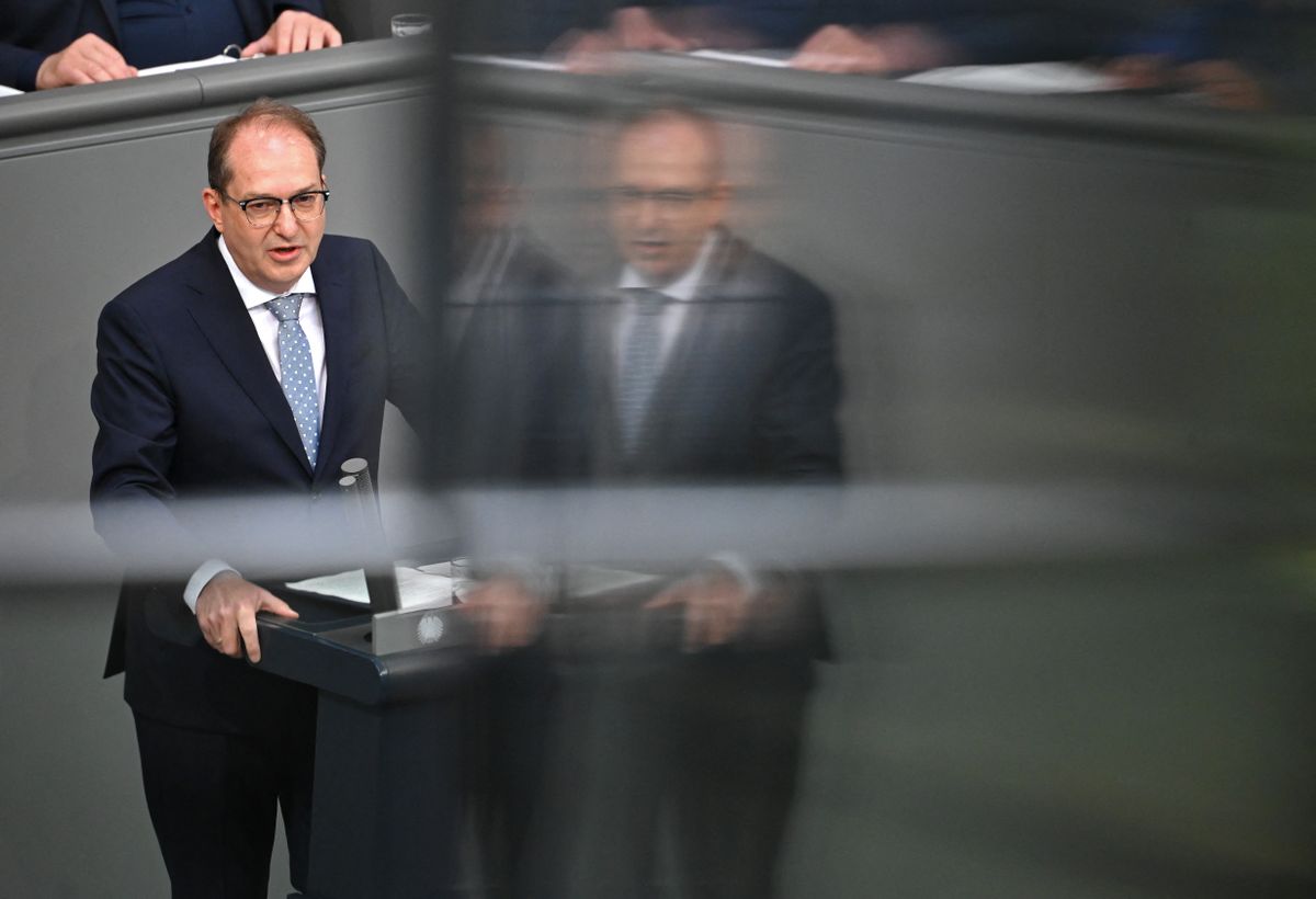 Egyre gyakoribb a politikai erőszakra való hajlam a radikális fiatalok körében – jelentette ki a német belügyminiszter