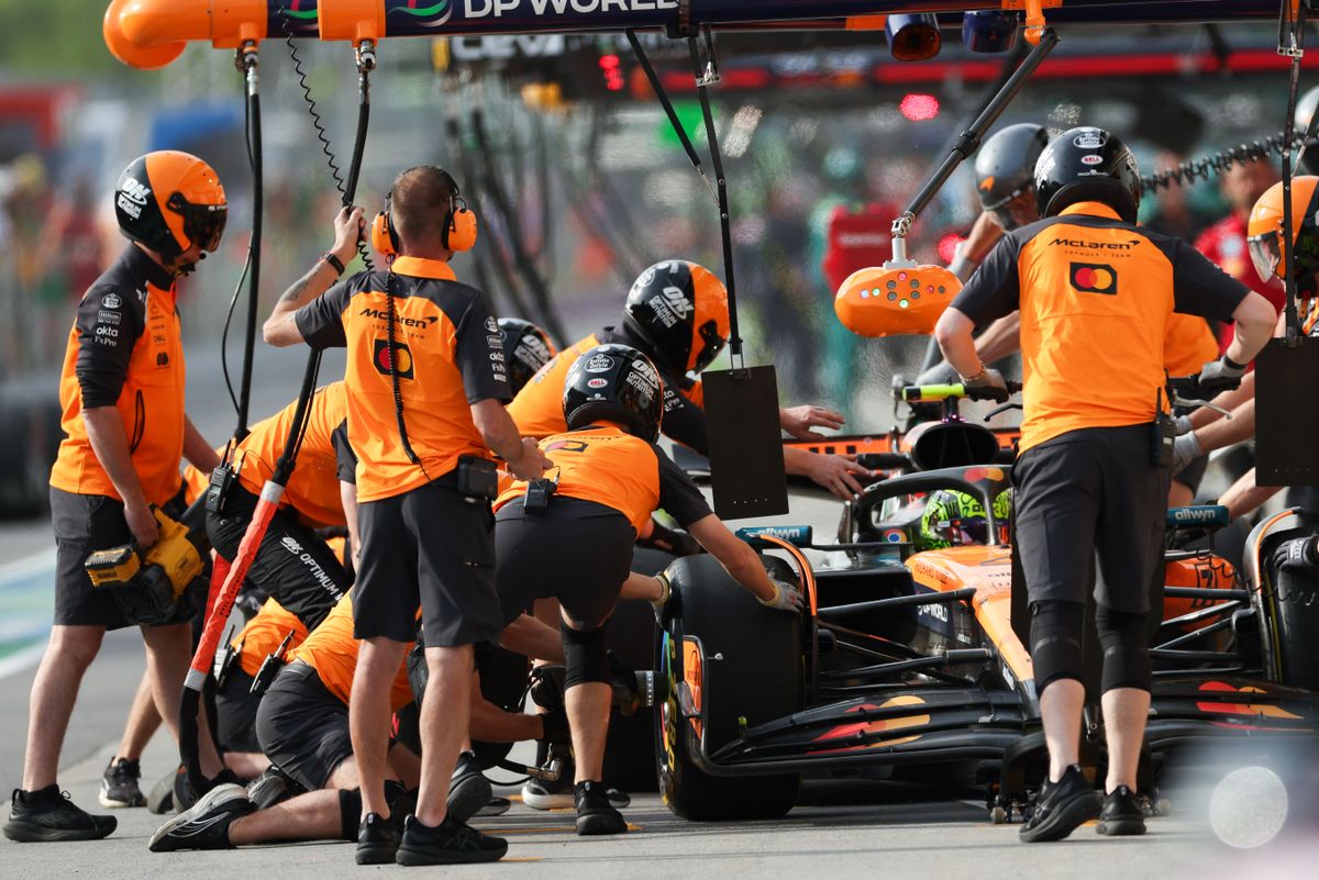 Forma−1 MONTREAL, QUEBEC - JUNE 13 : McLaren F1 team is seen during the second practice session ahead of F1 Grand Prix of Canada at Circuit Gilles Villeneuve in Montreal, Quebec, Canada on June 13, 2025. Mert Alper Dervis / Anadolu (Photo by Mert Alper Dervis / Anadolu via AFP)