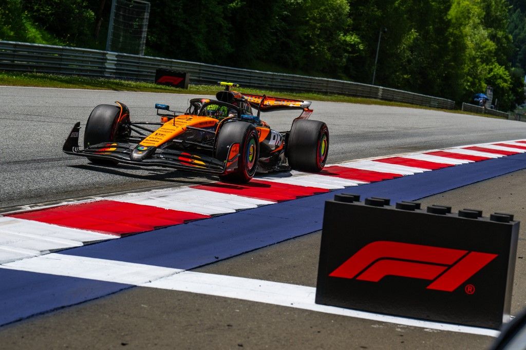 Osztrák Nagydíj, F1, Forma-1, Forma–1, McLaren, időmérő, Lando Norris, McLaren's British driver Lando Norris drives during the third practice session at the Red Bull Ring race track in Spielberg, Austria, on June 28, 2025, ahead of the Formula One Austrian Grand Prix. (Photo by Andrej ISAKOVIC / AFP)
