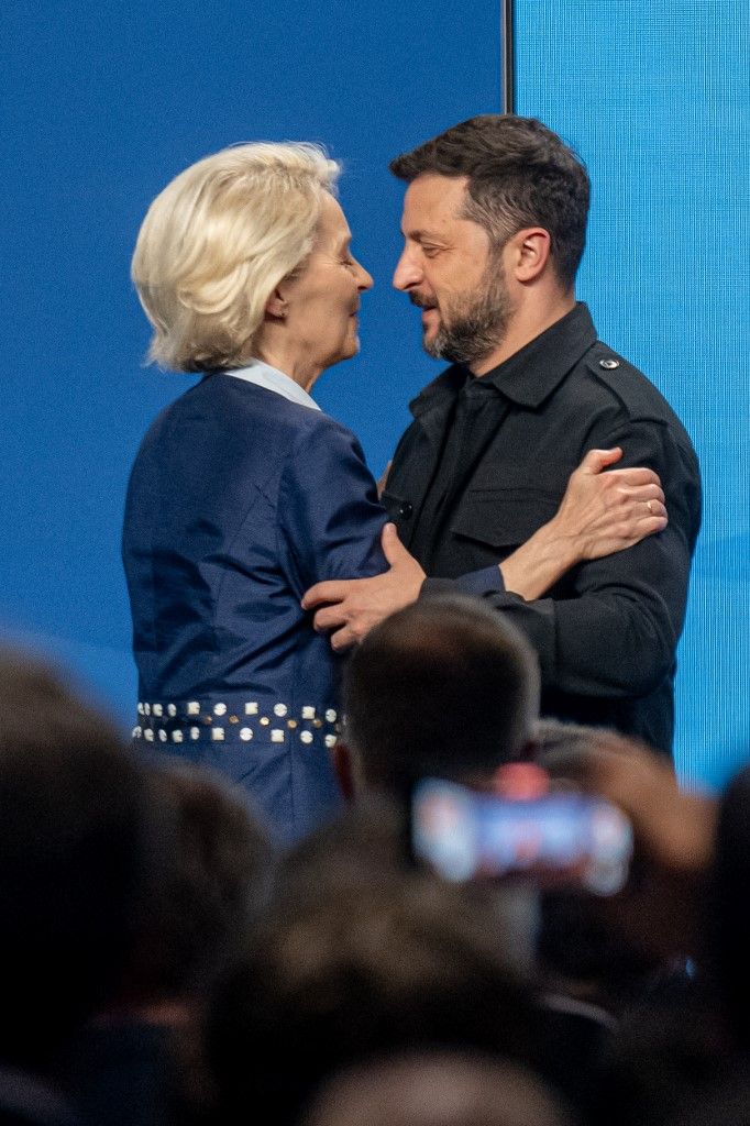 Ursula és a kijevi Casanova (aki civilben Zelenszkij)
