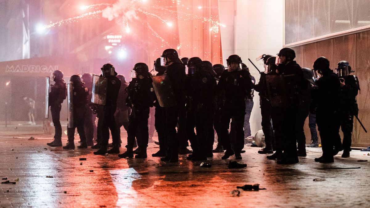 Párizs ismét a migráció árát fizeti meg