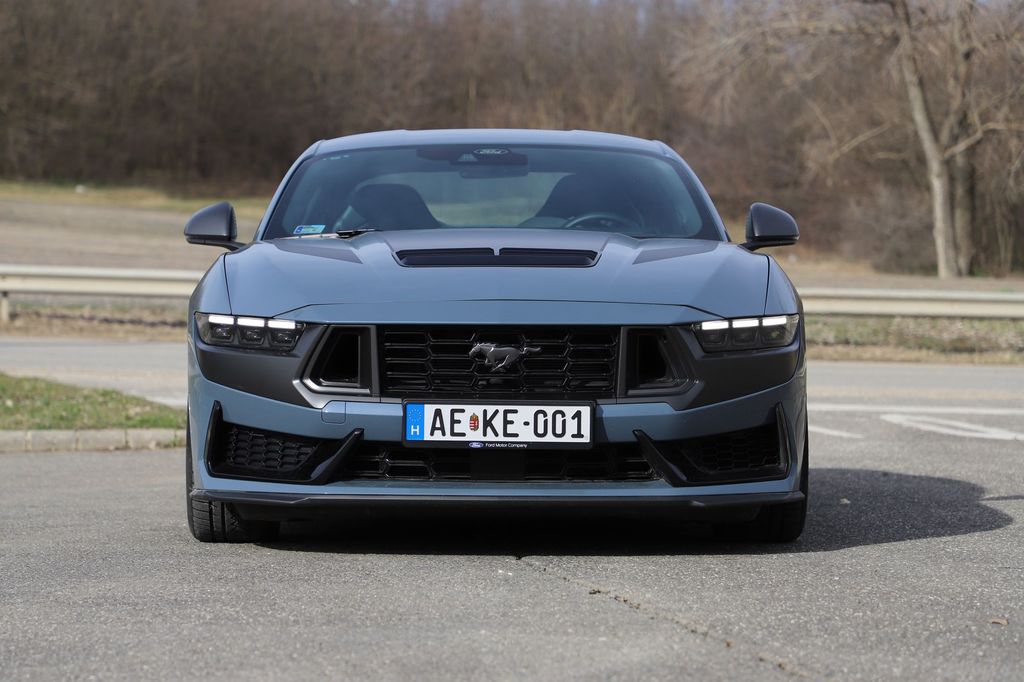 Ford Mustang Dark Horse