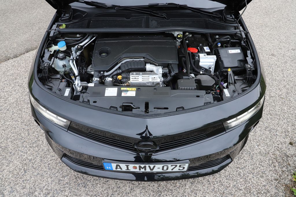 Opel Astra vs Grandland