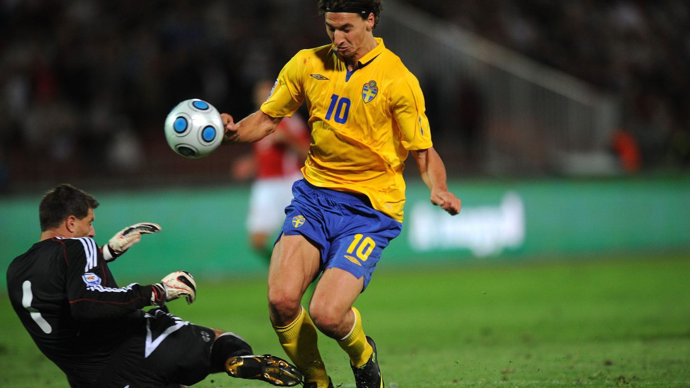 A svéd Zlatan Ibrahimovic óriási szerencsével szerzett győztes gólt a magyar válogatott ellen 2009-ben.