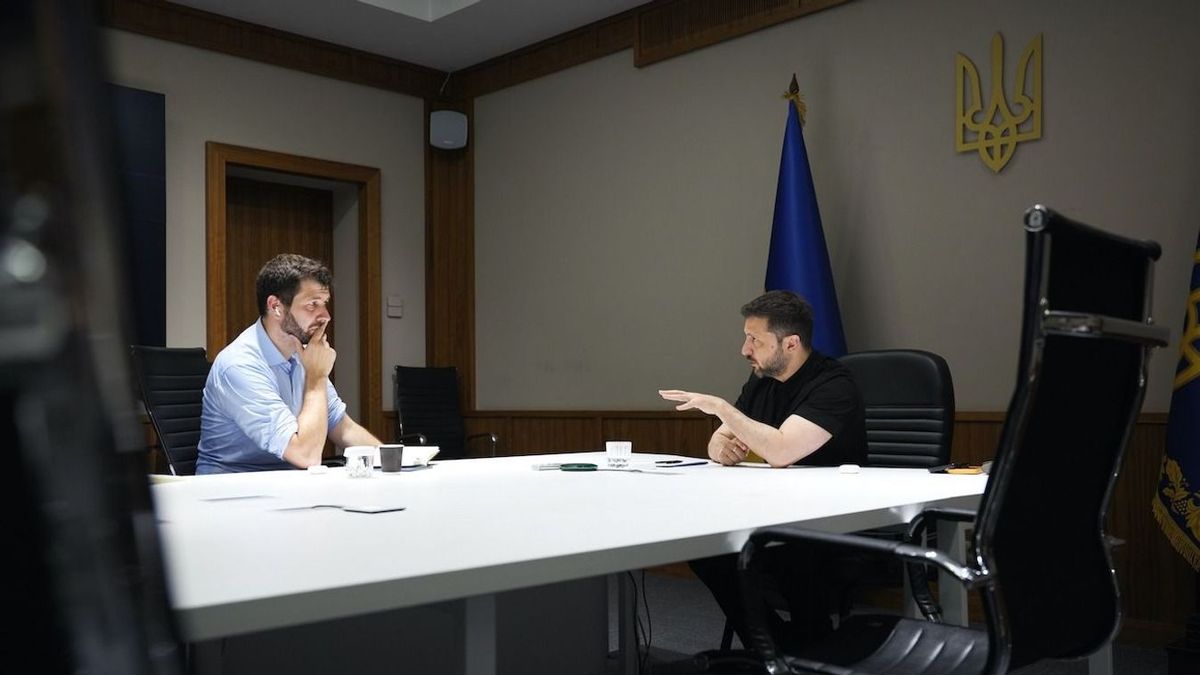 CIA-közeli, Soros által támogatott szervezet munkatársa a Válasz Online újságírója