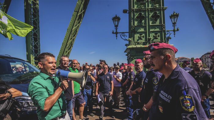 Mi hazánk hídfoglalás
Novák Előd