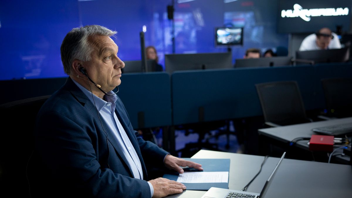 Orbán Viktor erről beszélgetett Kapu Tiborral, az űrből + videó