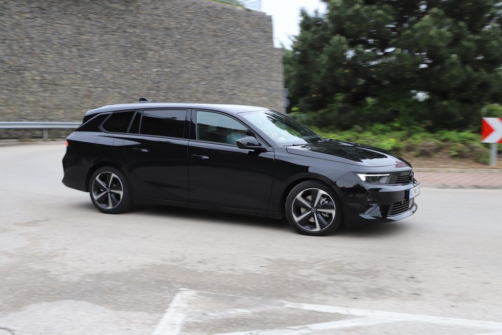 Opel Astra vs Grandland