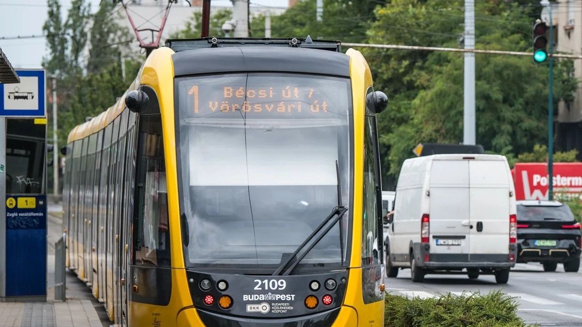 Baleset történt a Hungária körúton, nem jár az 1-es villamos