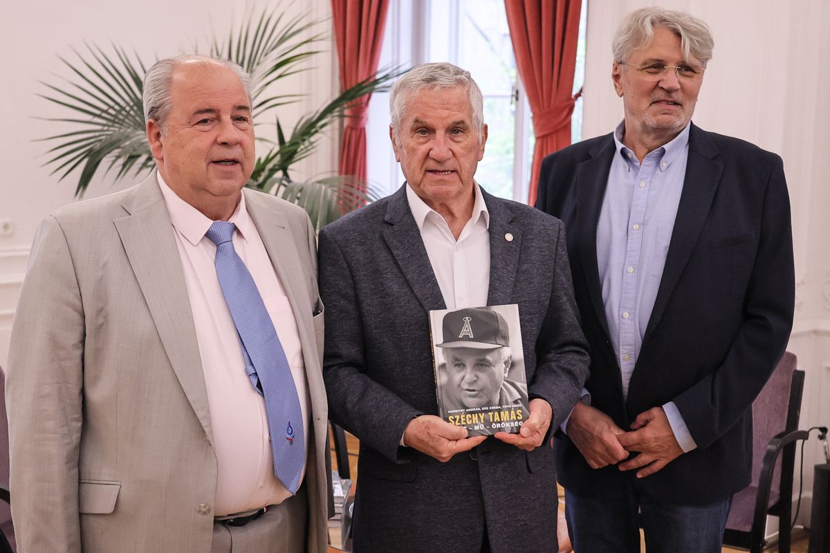 Budapest 20250507 úszás Széchy Tamás könyvbemutató Fotó: dömötör csaba Nemzeti Sport Sós Csaba Tóth Ákos Hargitay András