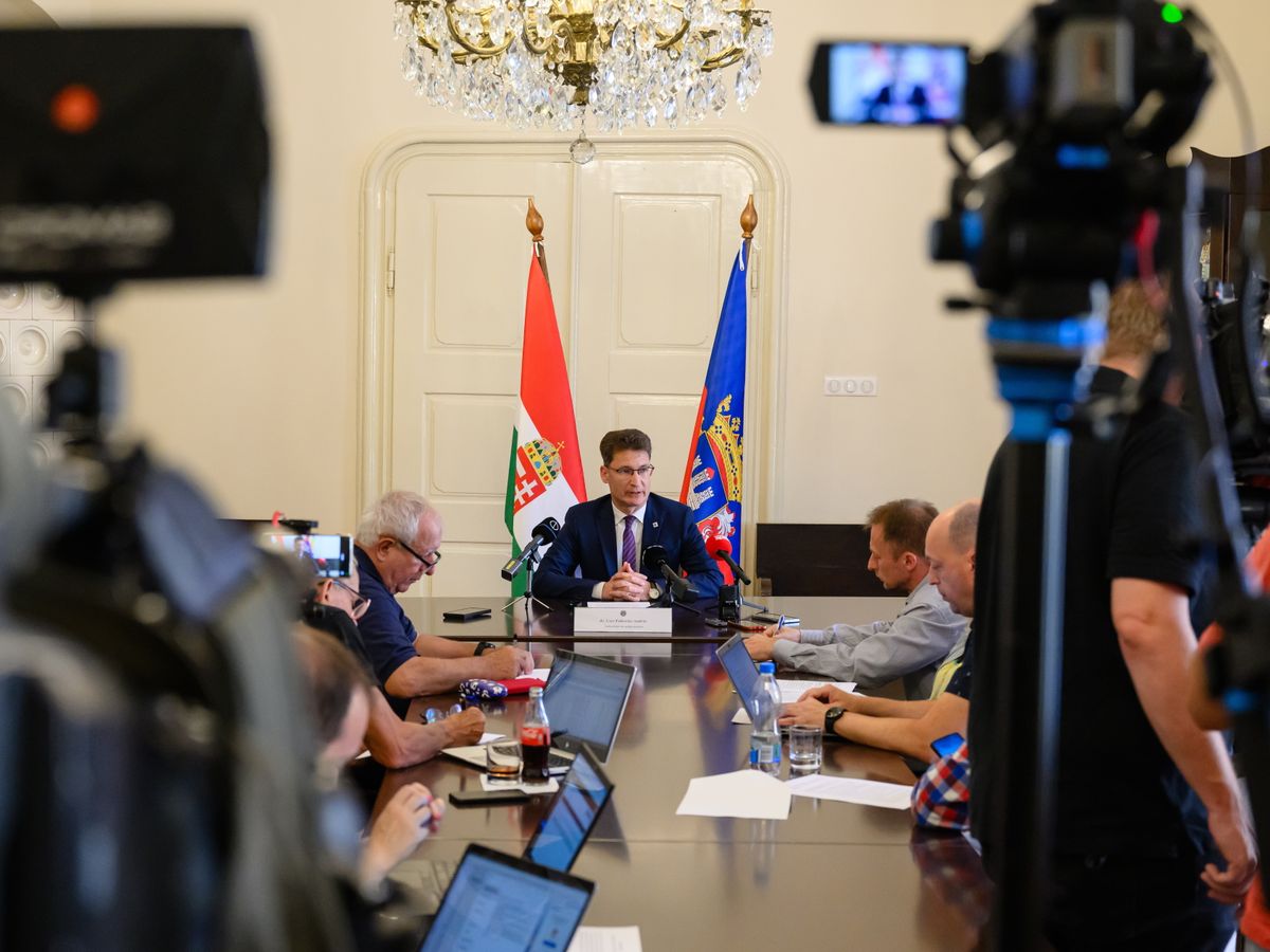 Cser-Palkovics Andrásnak hetek óta folyamatosan foglalkoznia kell a Vidivel. Megvan a véleménye a korábbi tulajdonosról, Garancsi Istvánról