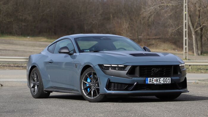 Ford Mustang Dark Horse
