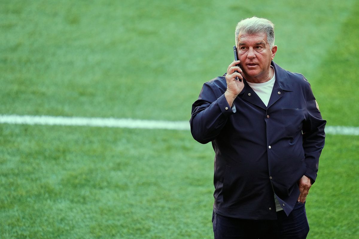 Joan Laporta, a Barcelona elnöke éppen a FIFA-t hívja...