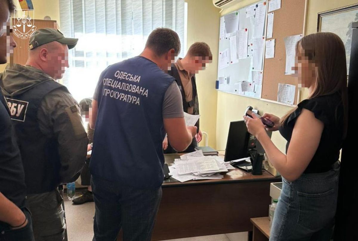 Ukrajnai tisztek 60 fiktív katona után vettek fel fizetést és ellátmányt. A hadsereg újabb korrupciós botránya 7,7 millió hrivnyás kárt okozott.