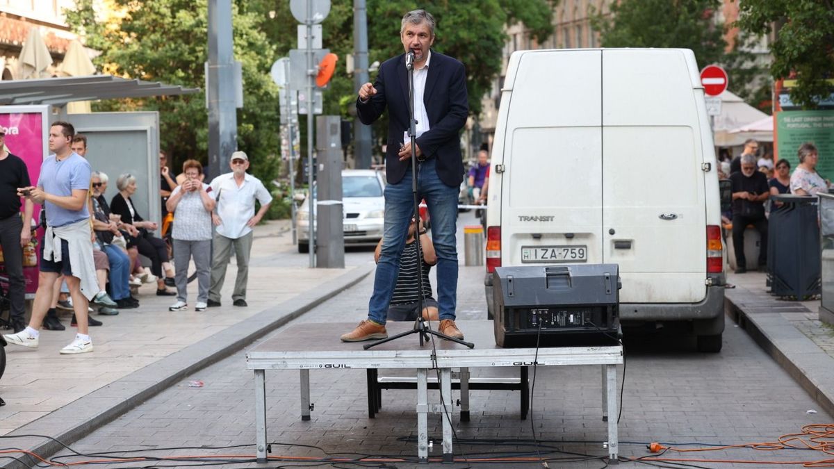 Hadházy ismét blokkolni próbálta a hidat, de megállították