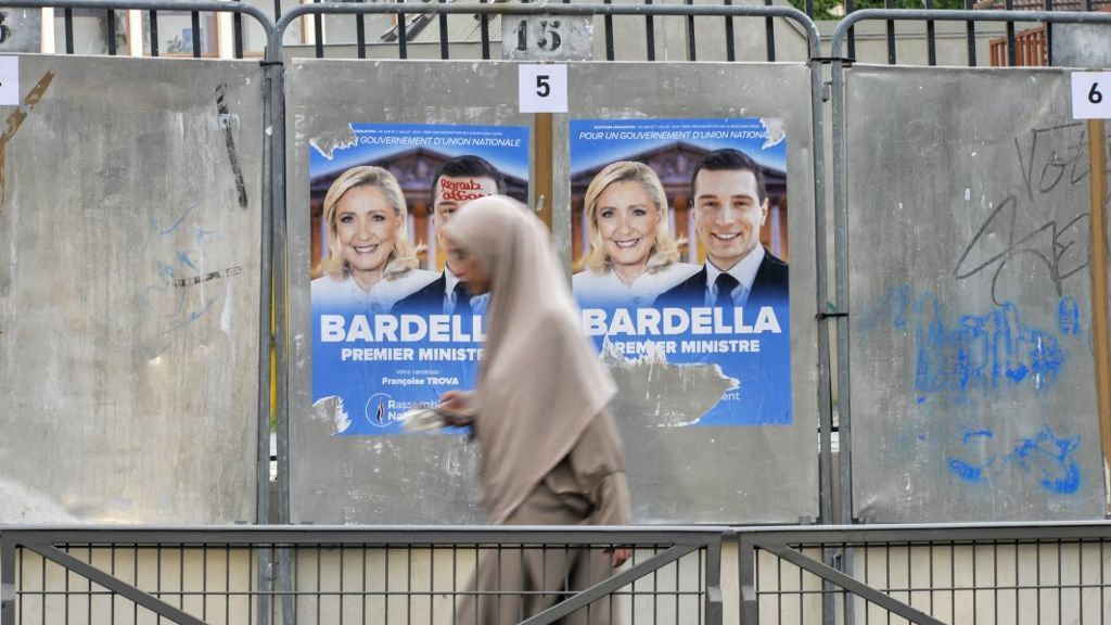 A saría bevezetésére készülnek Macron Franciaországában (Fotó: SERGE ATTAL / ONLY FRANCE)