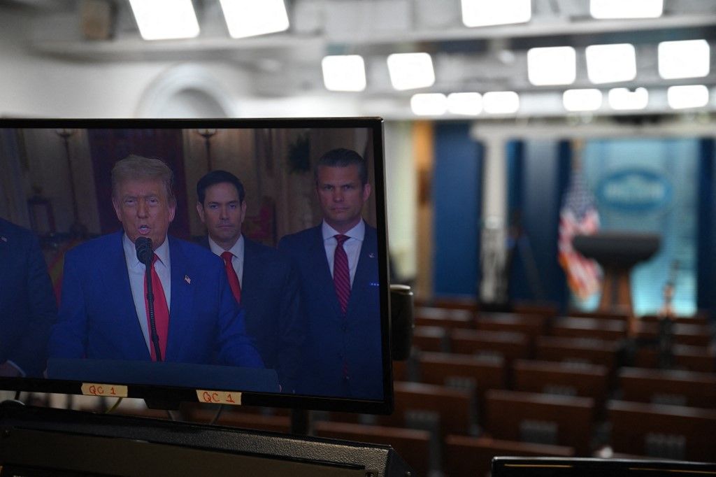 Trump bevetette a B-2 es bombázókat
