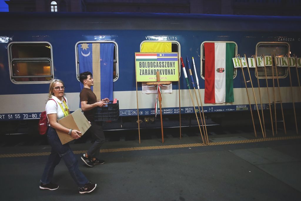 20250605 budapest keleti pu boldogasszony zarandokvonat elindul csiksomlyora havran zoltan magyar nemzet
