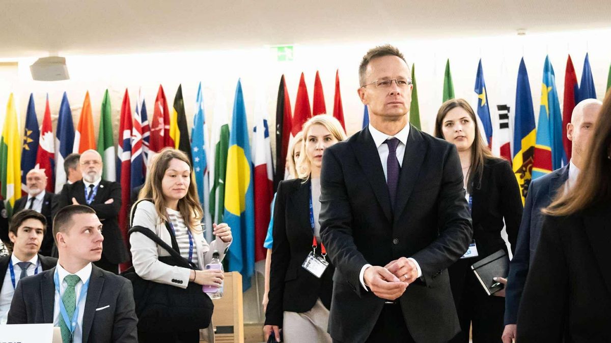 Szijjártó Péter megvédte a magyar utat Genfben is