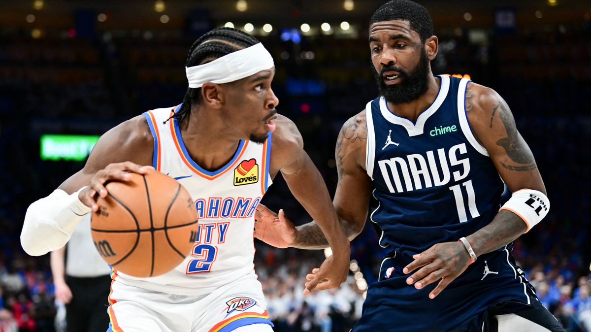 Shai Gilgeous-Alexander (labdával) és Kyrie Irving már többször összecsapott egymással az NBA-ben.